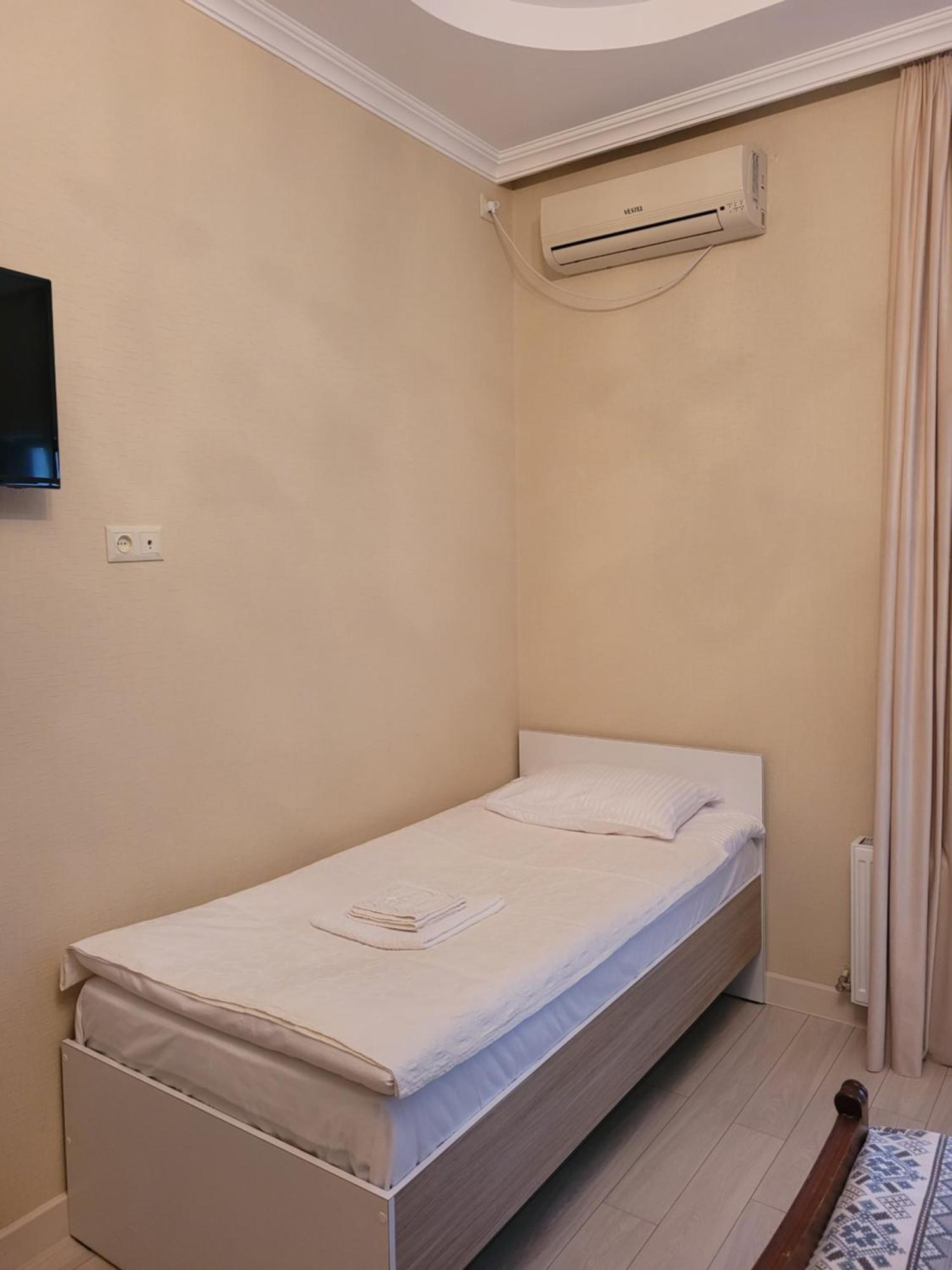 Hotel Dika Kutaisi Quarto foto